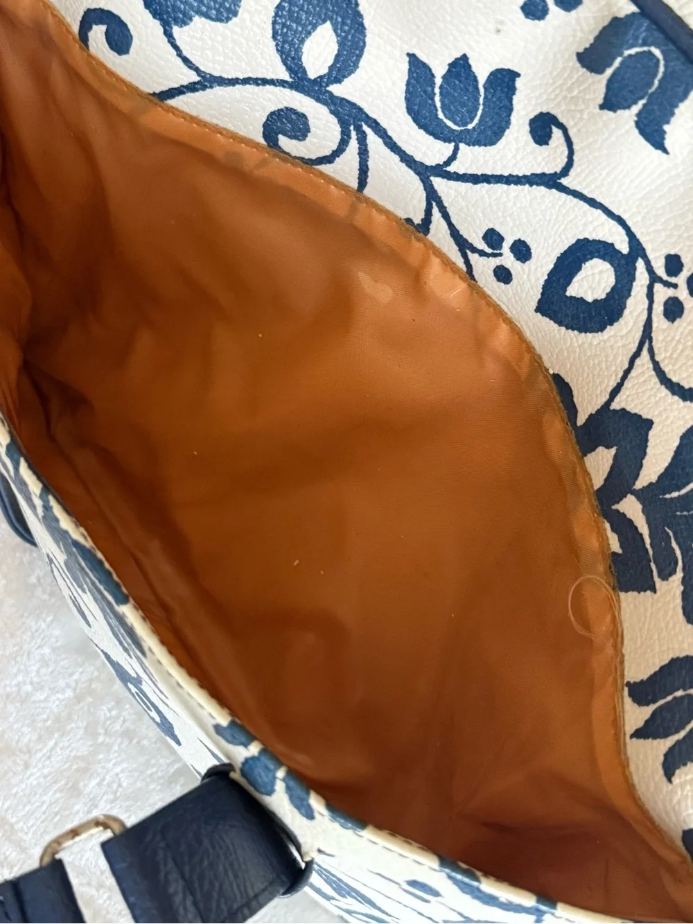 Vintage Roxy Cream and Navy Floral Travel Bag